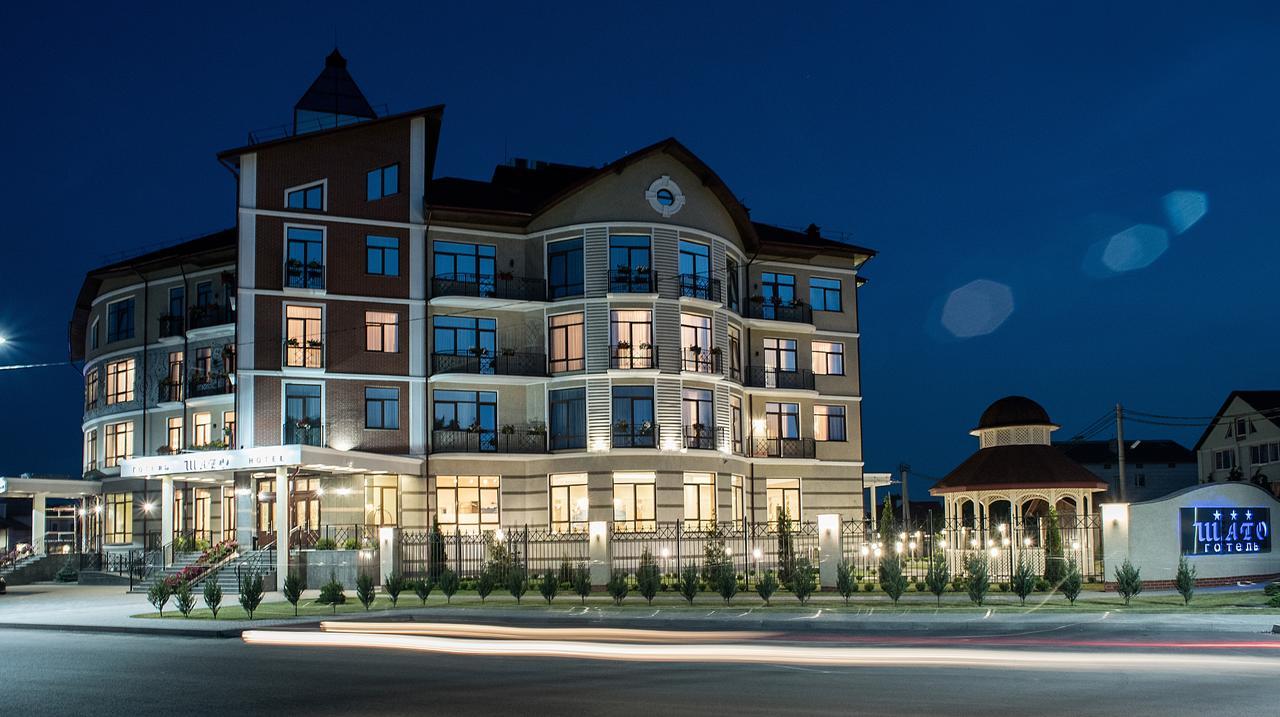Shato Hotel Chervonograd Exterior photo